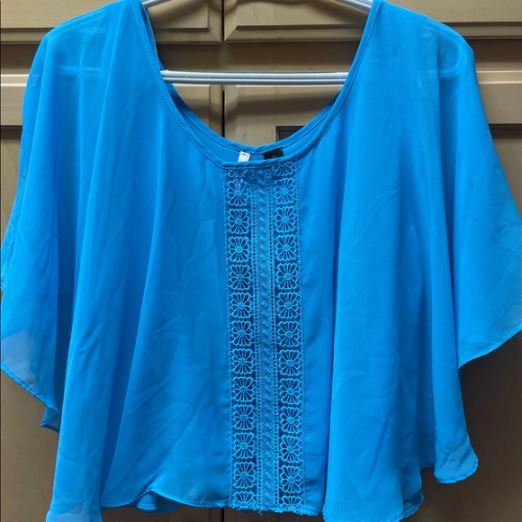 Love by Design ladies medium blouse. - Picture 4 of 13